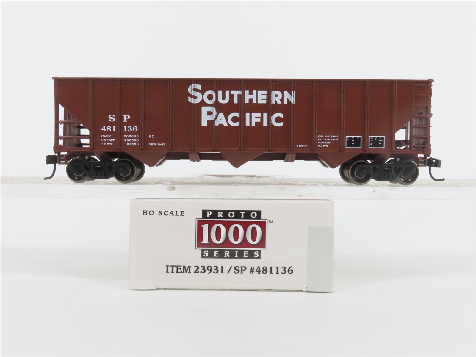 HO Life-Like Proto 1000 Series 23931 SP Southern Pacific 3-Bay Hopper #481136