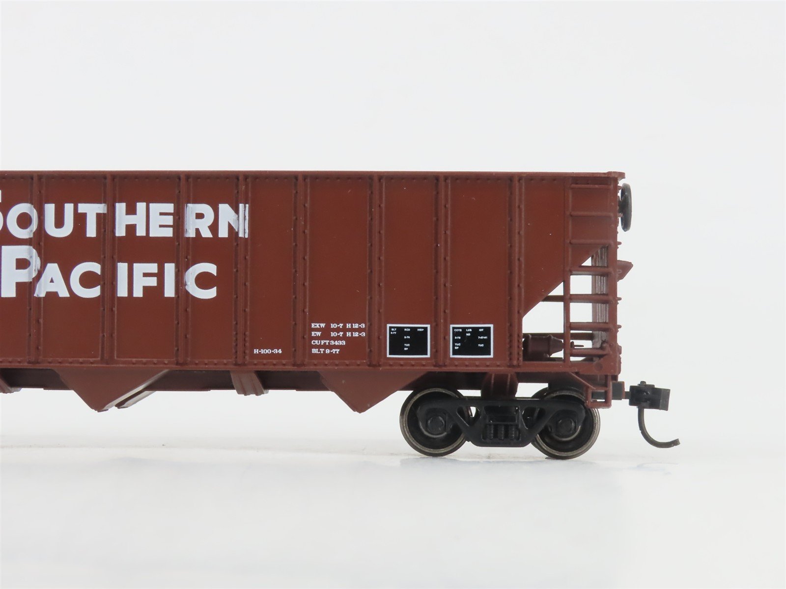HO Life-Like Proto 1000 Series 23931 SP Southern Pacific 3-Bay Hopper #481136