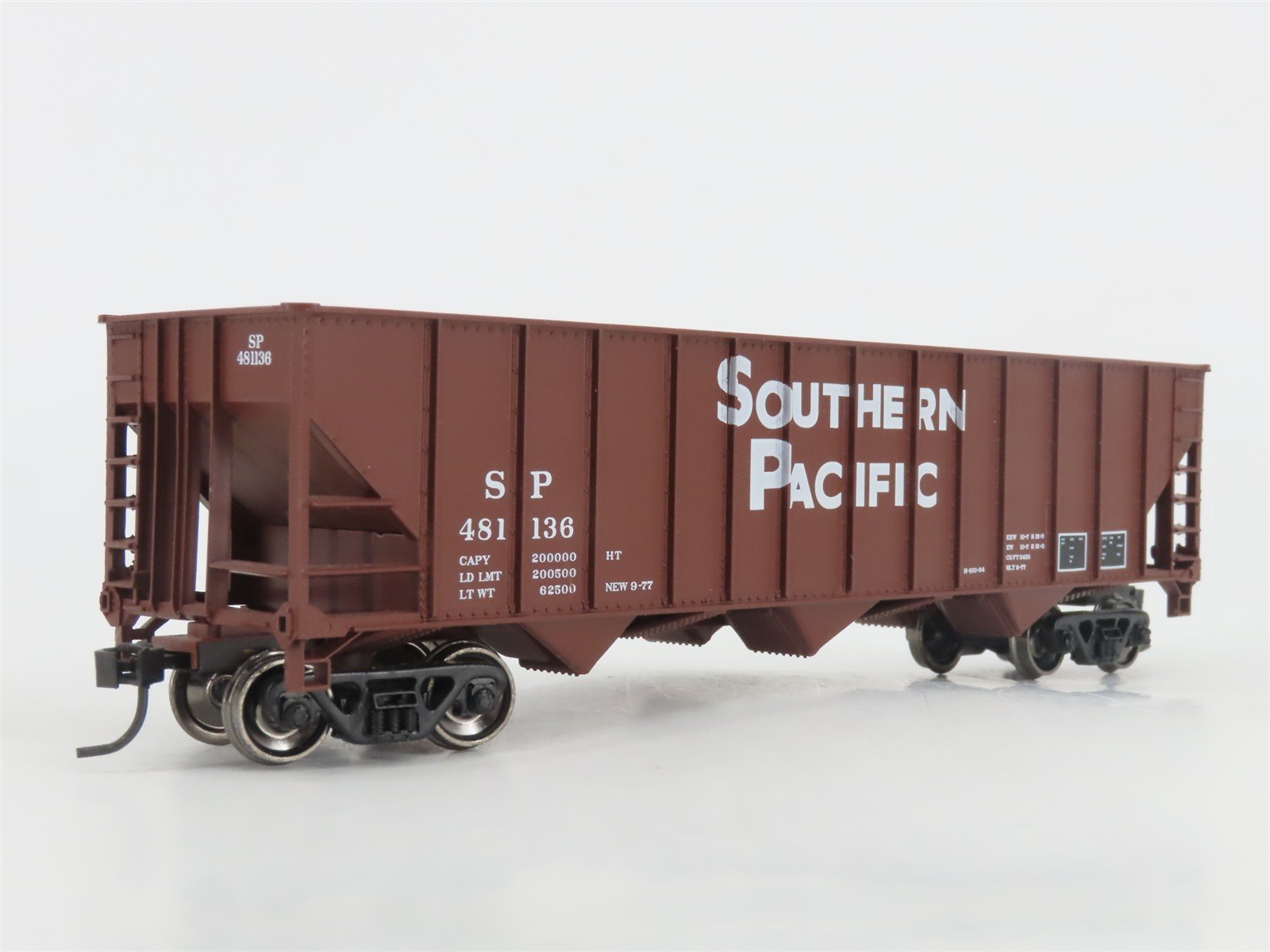 HO Life-Like Proto 1000 Series 23931 SP Southern Pacific 3-Bay Hopper #481136