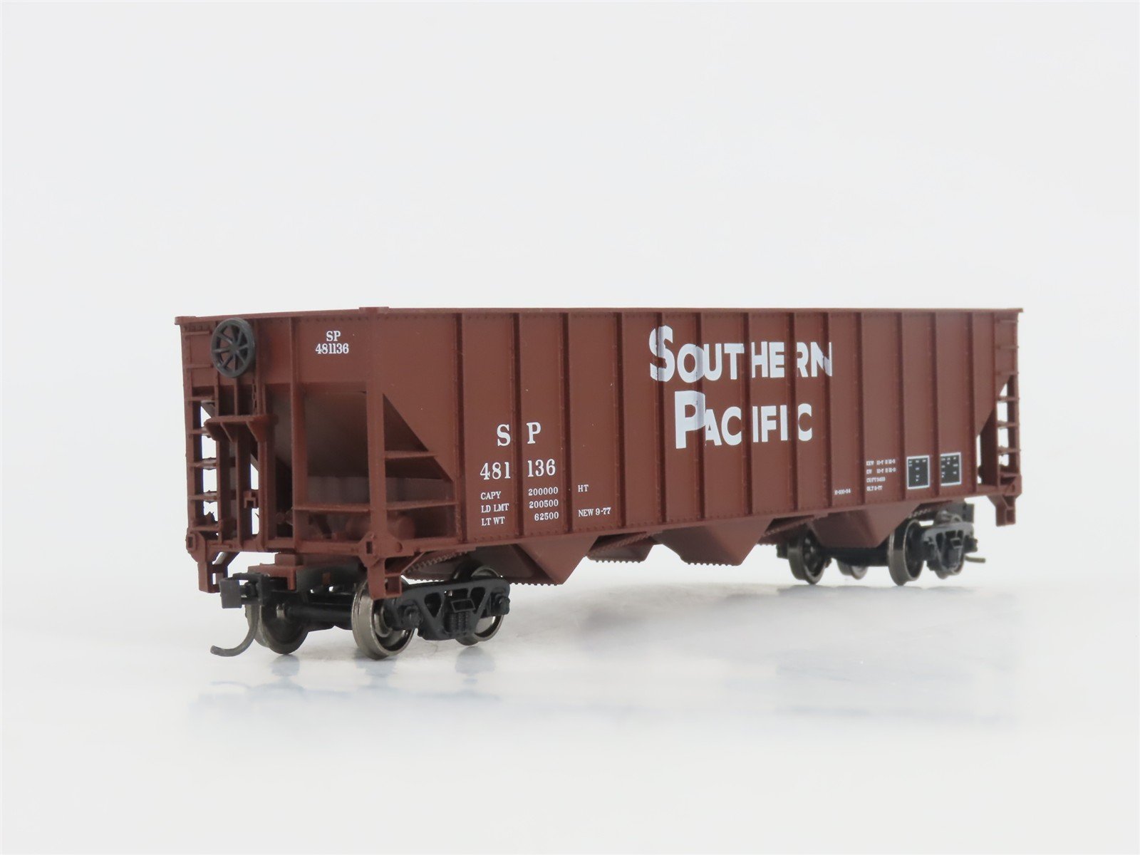 HO Life-Like Proto 1000 Series 23931 SP Southern Pacific 3-Bay Hopper #481136
