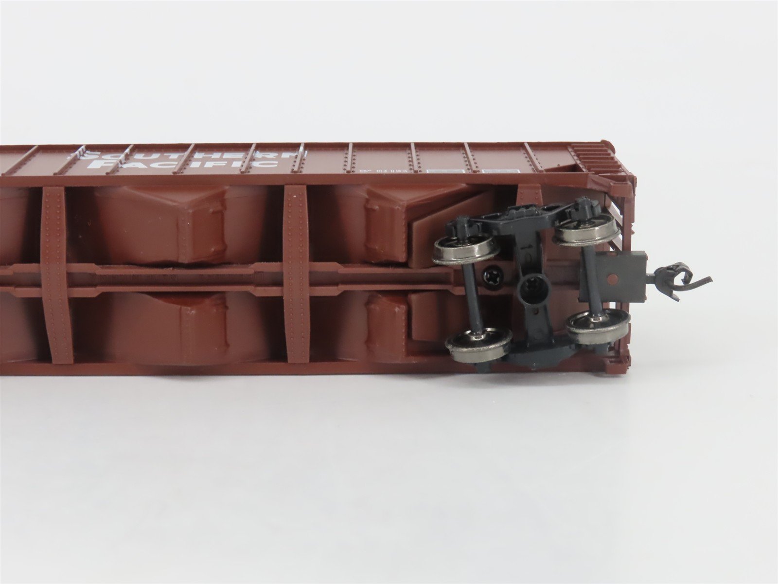 HO Life-Like Proto 1000 Series 23931 SP Southern Pacific 3-Bay Hopper #481136