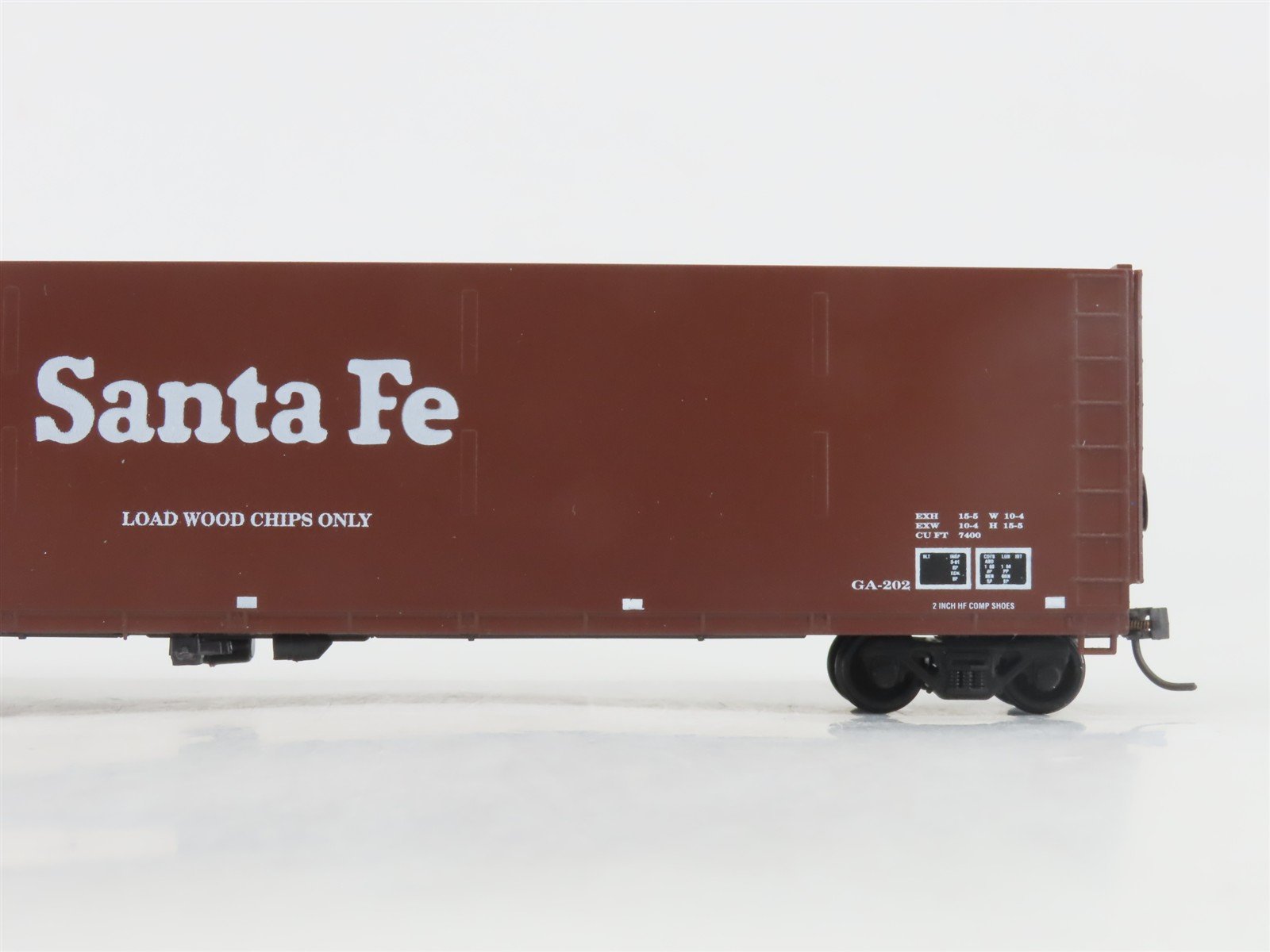 HO Scale E&C Shops 0102 ATSF Santa Fe 62' Smooth Side Woodchip Hopper #165716