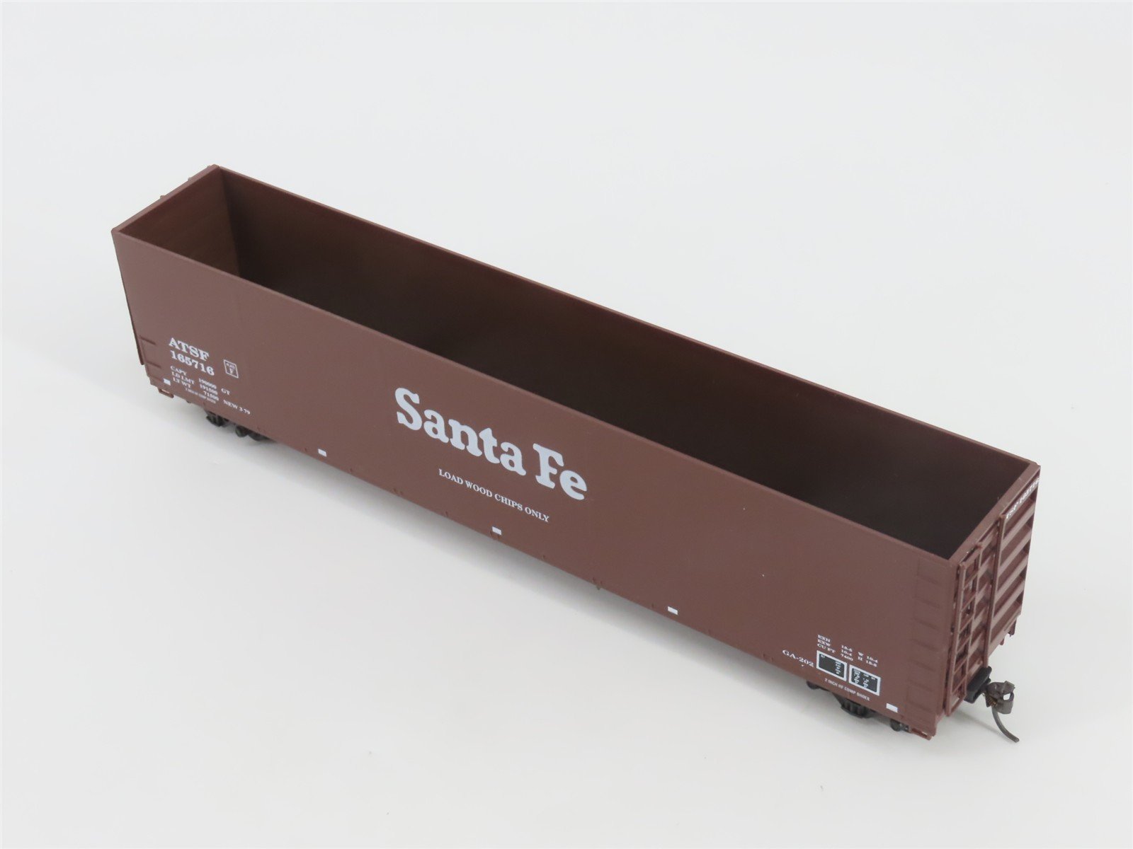 HO Scale E&C Shops 0102 ATSF Santa Fe 62' Smooth Side Woodchip Hopper #165716