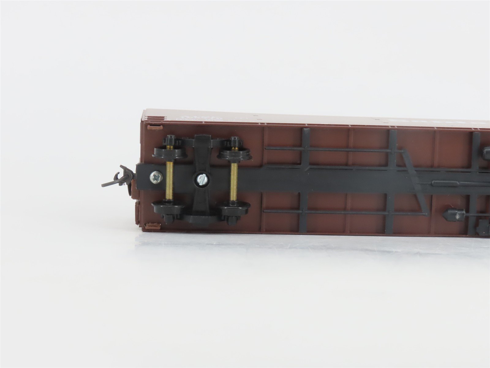 HO Scale E&C Shops 0102 ATSF Santa Fe 62' Smooth Side Woodchip Hopper #165716