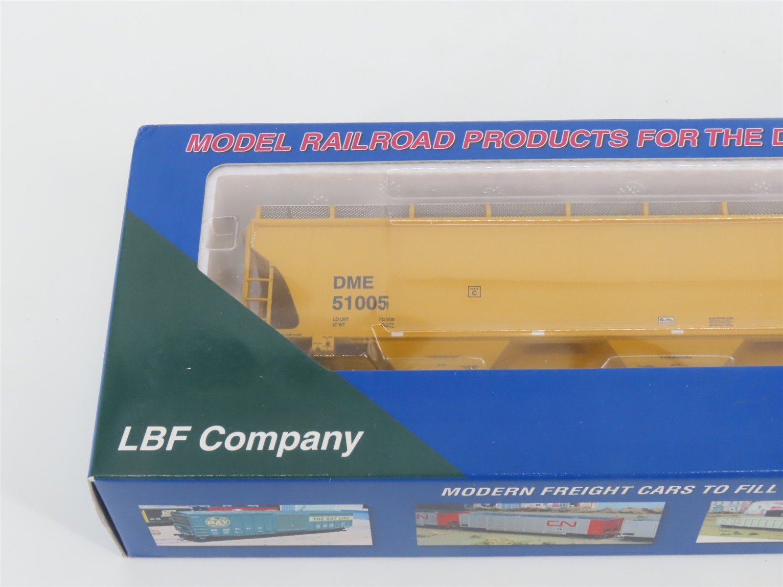HO Scale LBF Company Gold Series 2102 DM&E 3-Bay Covered Hopper #51005 - SEALED