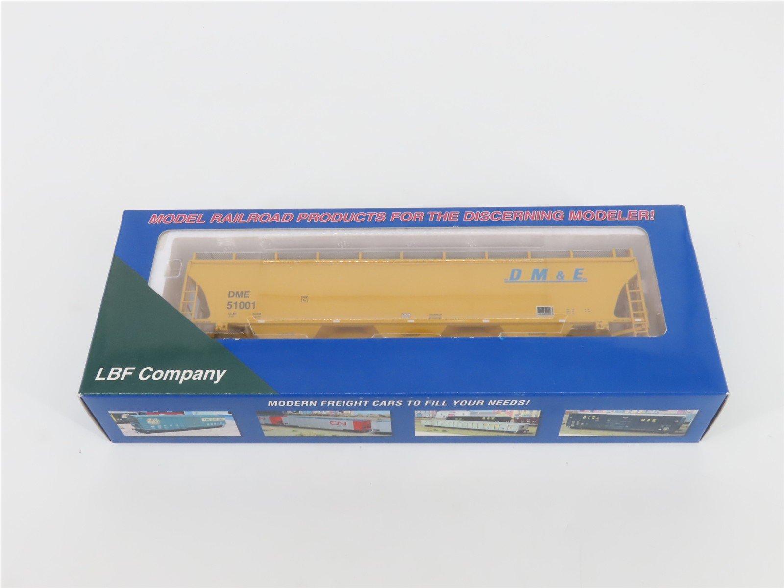 HO Scale LBF Company Gold Series 2102 DM&E 3-Bay Covered Hopper #51001 - SEALED