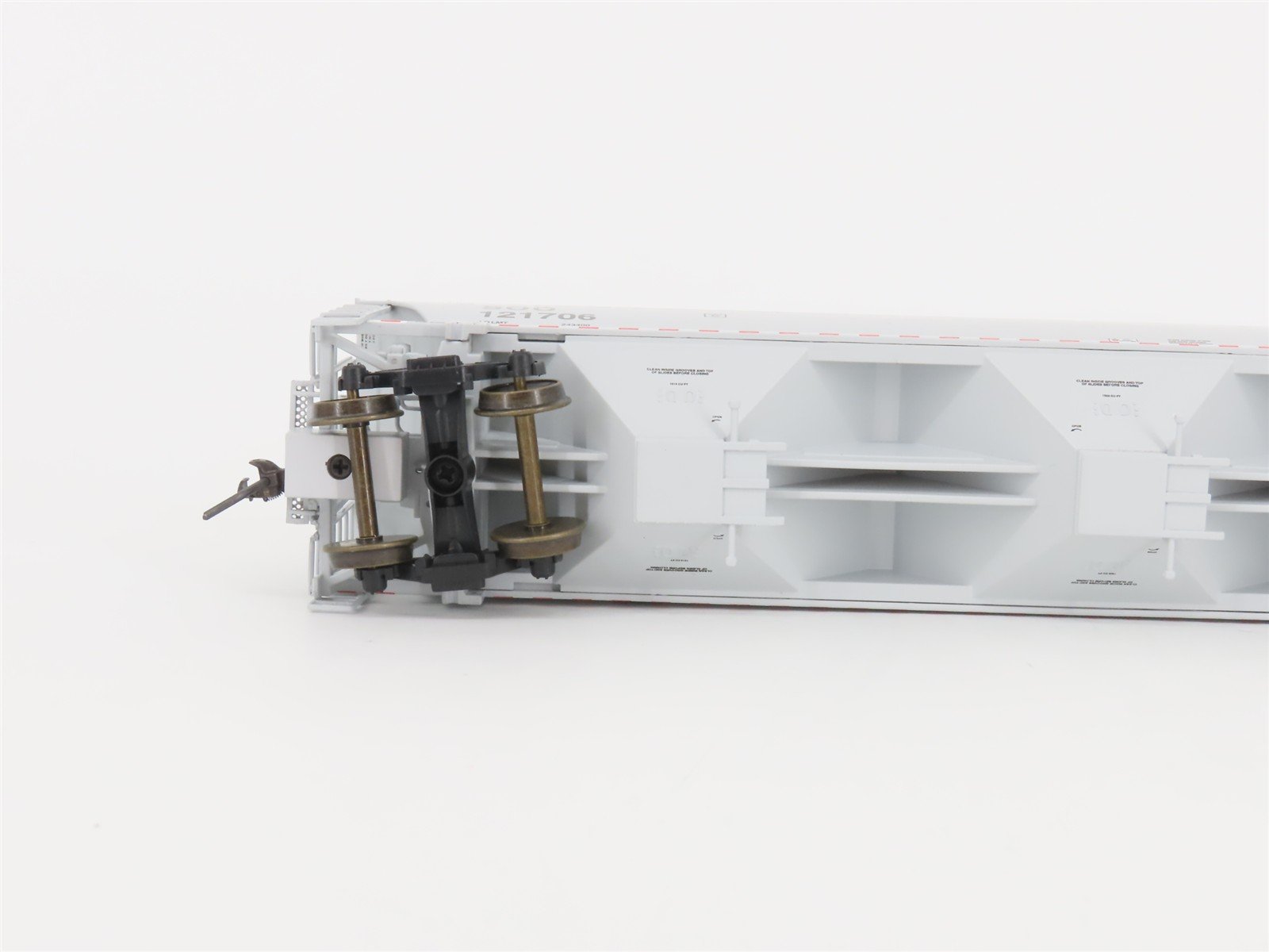 HO LBF Company Gold Series 2112 SOO/CP Canadian Pacific 3-Bay Hopper #121706