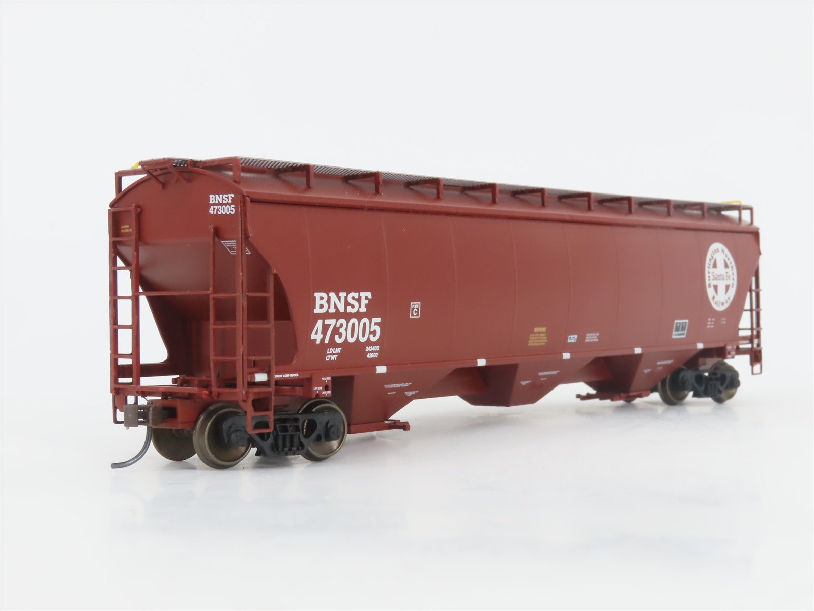 HO Scale LBF Company Gold Series 2101 BNSF Railway 3-Bay Grain Hopper #473005