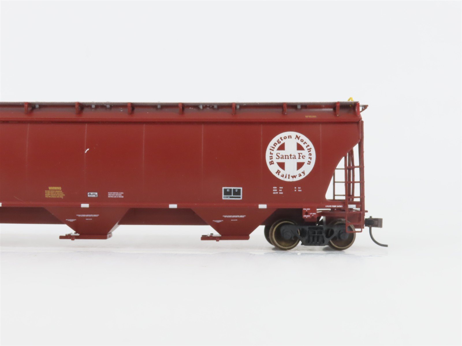 HO Scale LBF Company Gold Series 2101 BNSF Railway 3-Bay Grain Hopper #473003