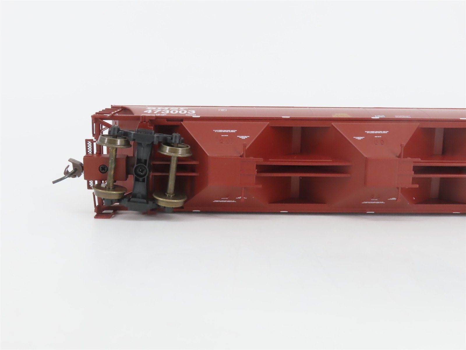 HO Scale LBF Company Gold Series 2101 BNSF Railway 3-Bay Grain Hopper #473003