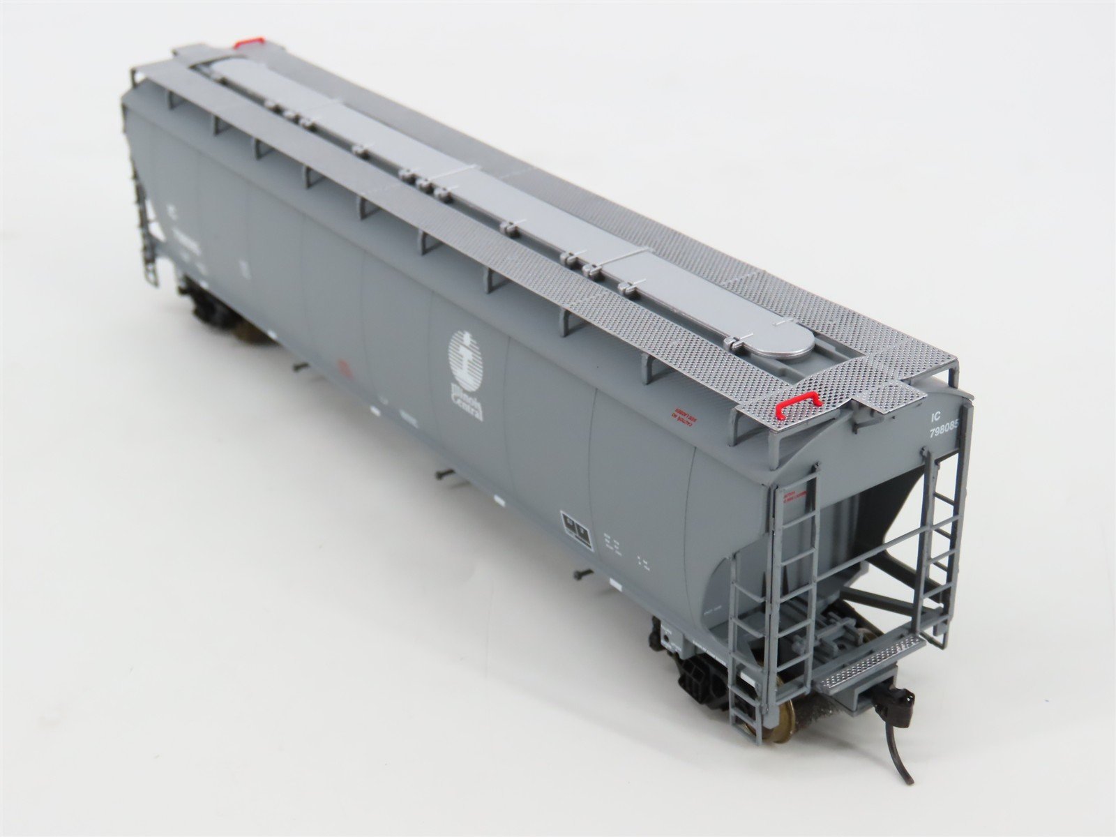 HO Scale LBF Gold 211507 IC Illinois Central 5161 3-Bay Covered Hopper #798085