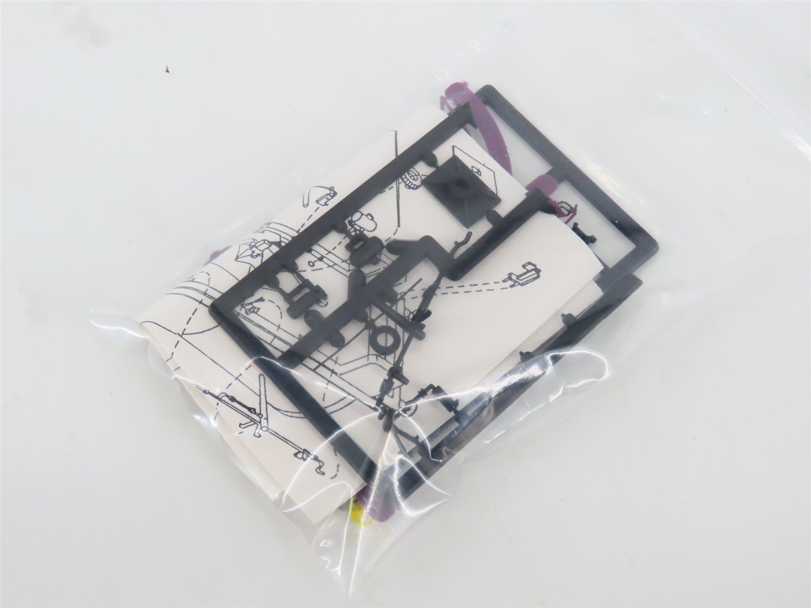 HO Scale Lima 305605A1 Lever Brothers Tiger Tankcar #10537