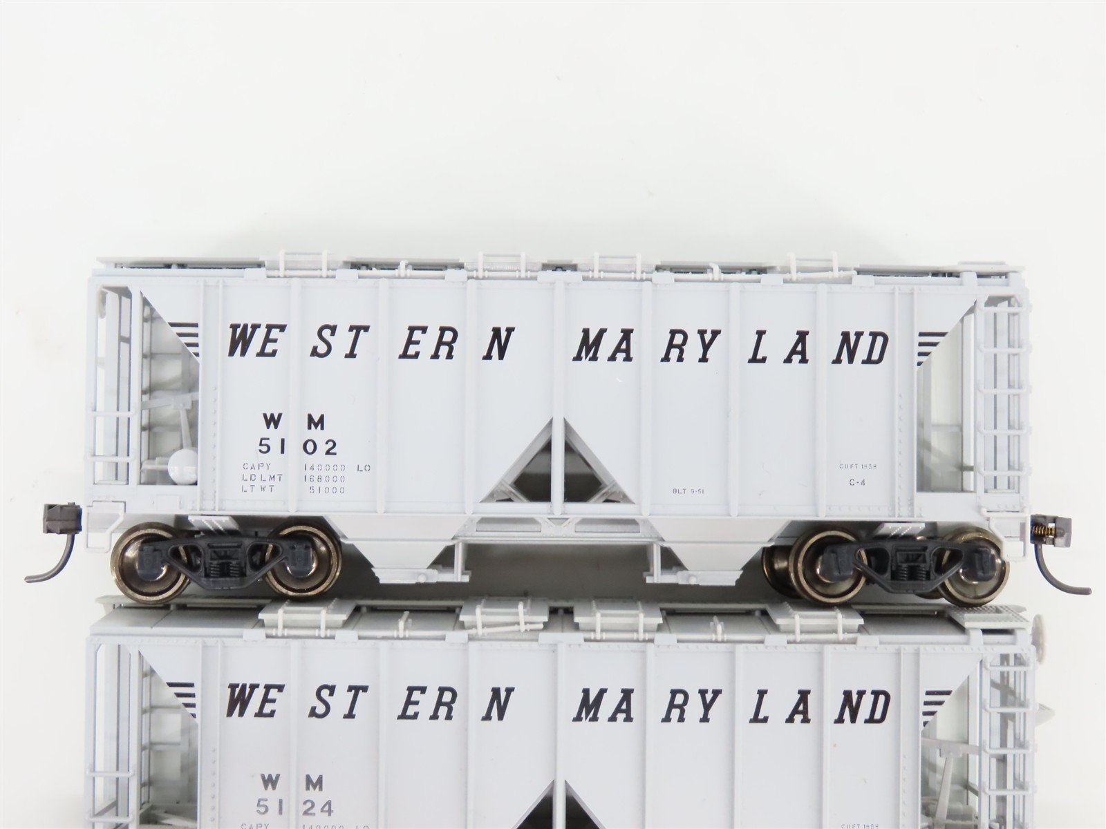 HO Scale Kato 38-0206 WM Western Maryland ACF 70t 2-Bay Covered Hopper 3-Pack