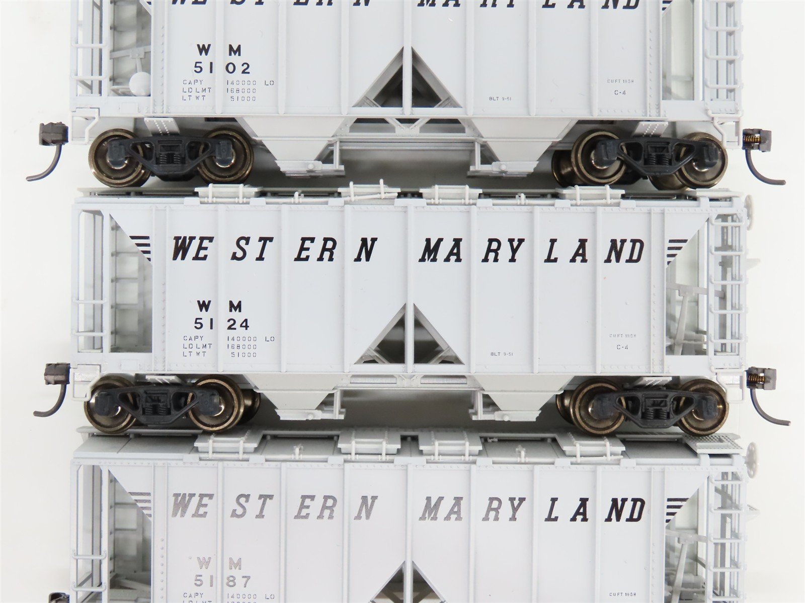HO Scale Kato 38-0206 WM Western Maryland ACF 70t 2-Bay Covered Hopper 3-Pack