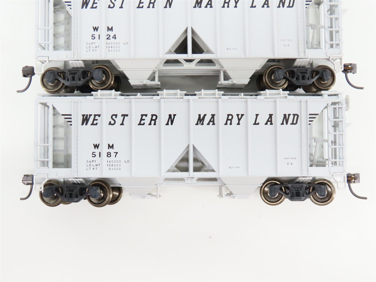 HO Scale Kato 38-0206 WM Western Maryland ACF 70t 2-Bay Covered Hopper 3-Pack