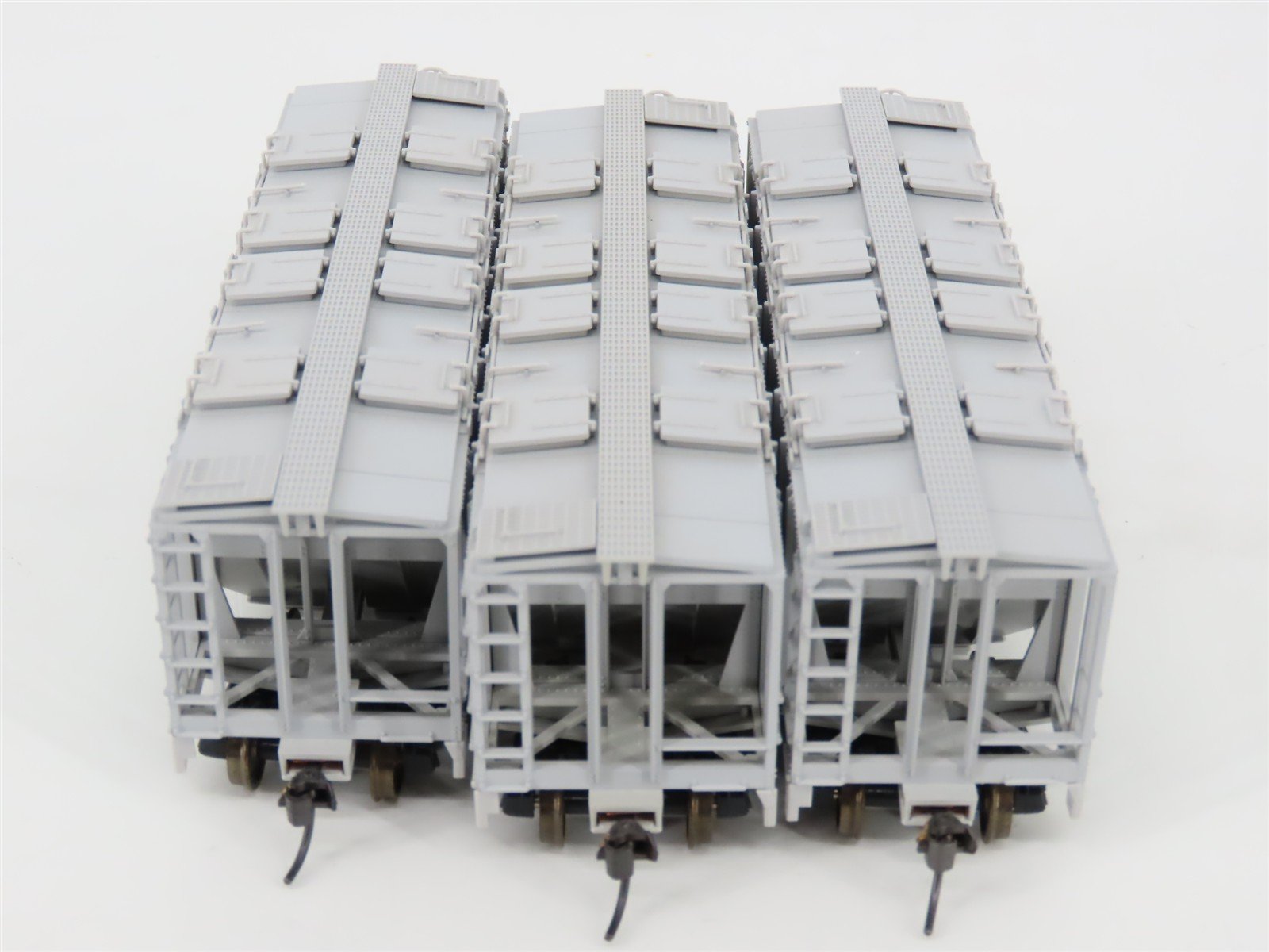 HO Scale Kato 38-0206 WM Western Maryland ACF 70t 2-Bay Covered Hopper 3-Pack