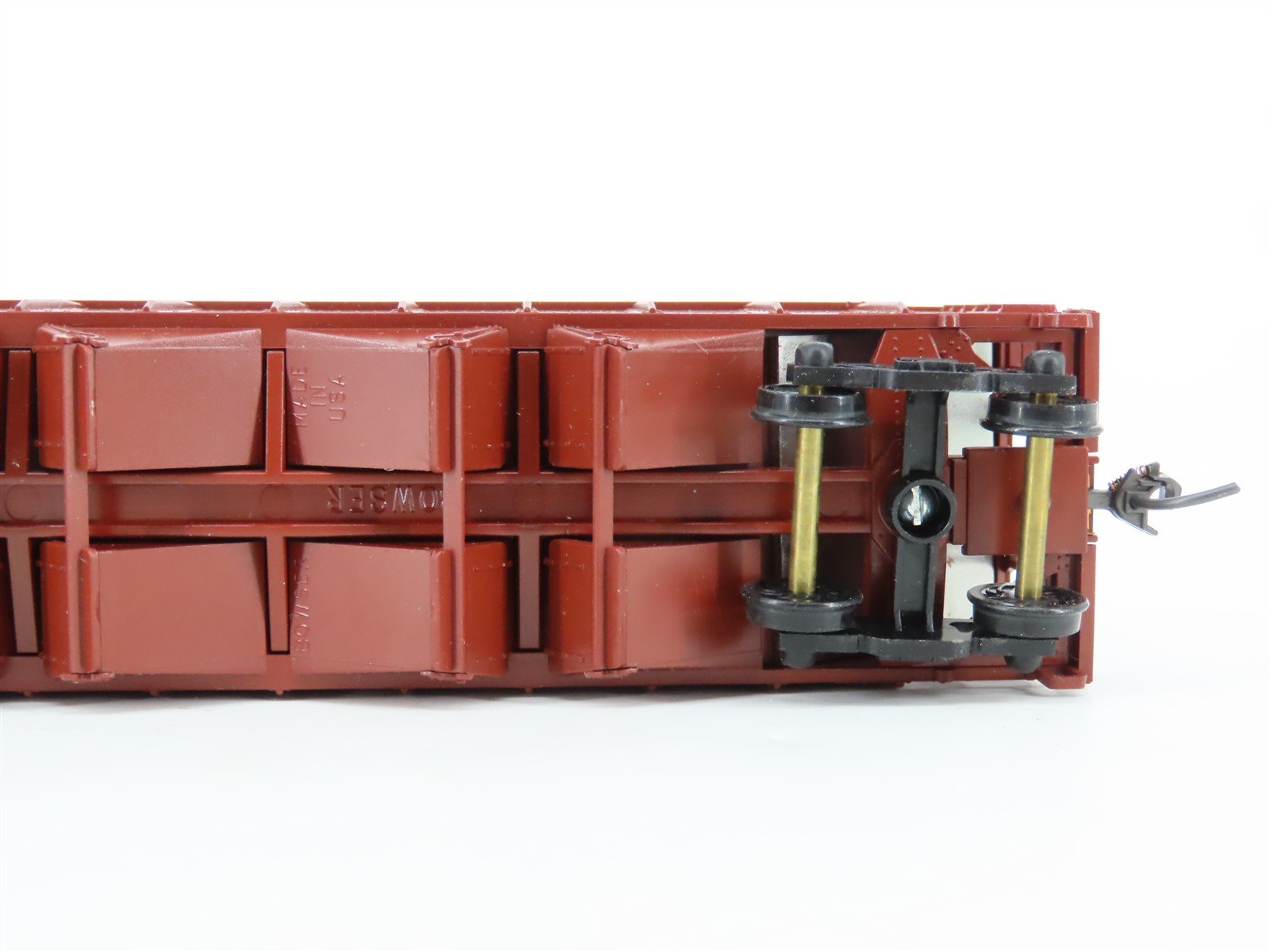 HO Scale Bowser 54052 PRR Pennsylvania 4-Bay Hopper Car #924096 w/Coal Load