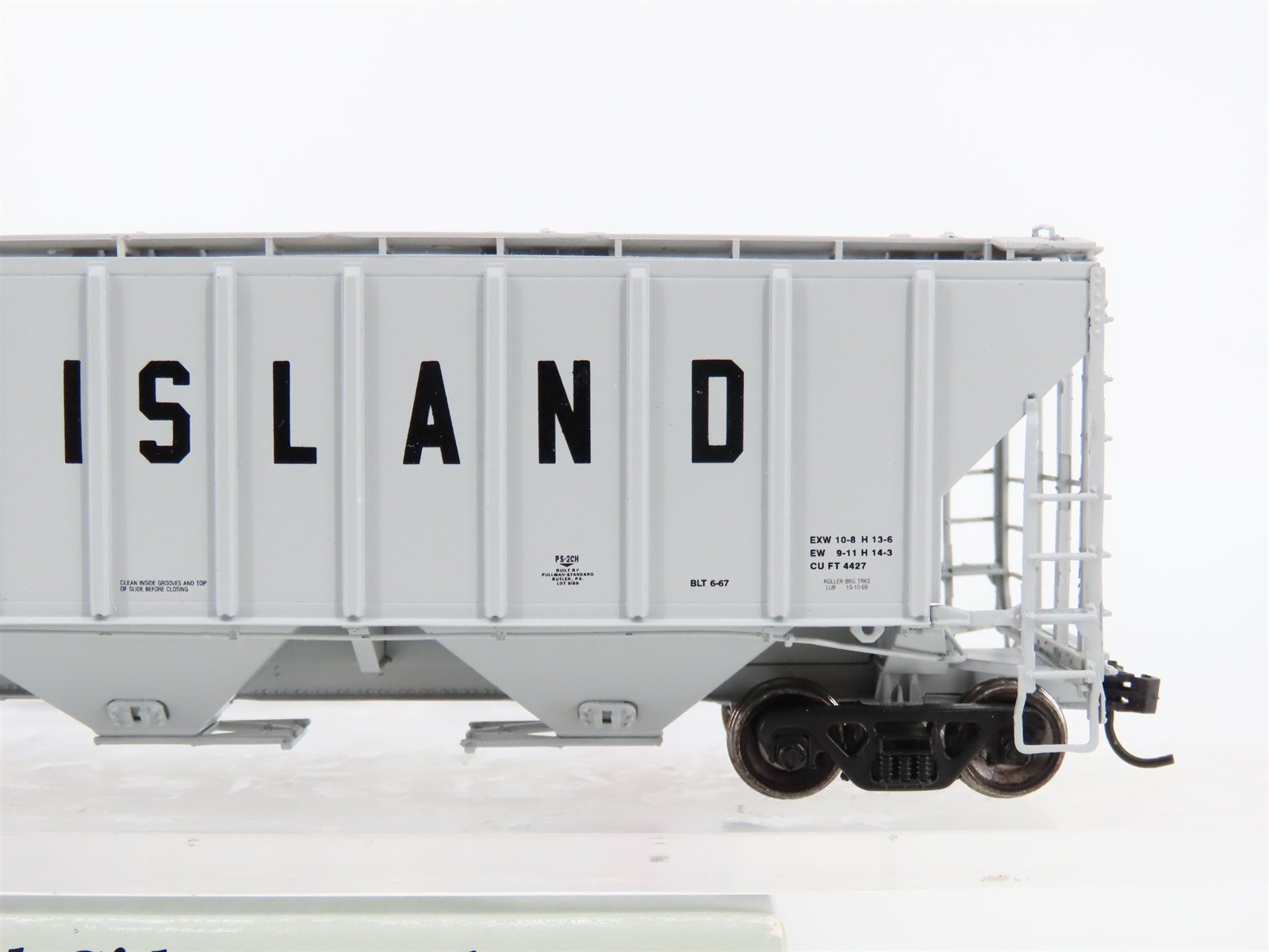 HO Scale Proto 2000 30135 RI Rock Island PS2-CD 3-Bay Covered Hopper #130003