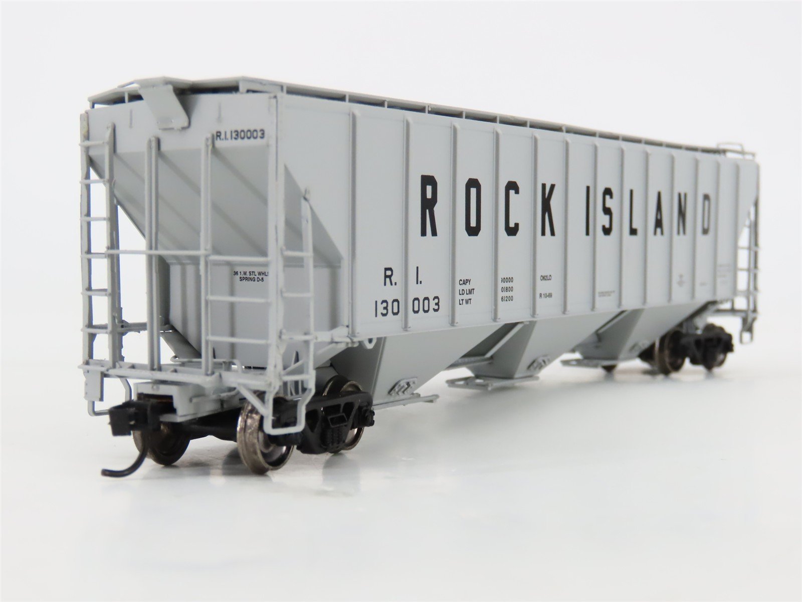 HO Scale Proto 2000 30135 RI Rock Island PS2-CD 3-Bay Covered Hopper #130003