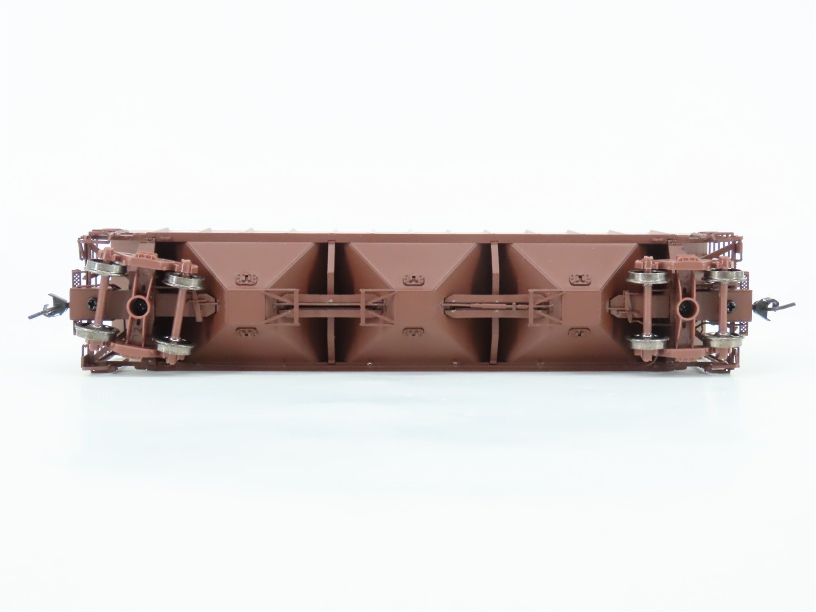 HO Scale Proto 2000 30122 ATSF Santa Fe PS2-CD 3-Bay Covered Hopper #307941