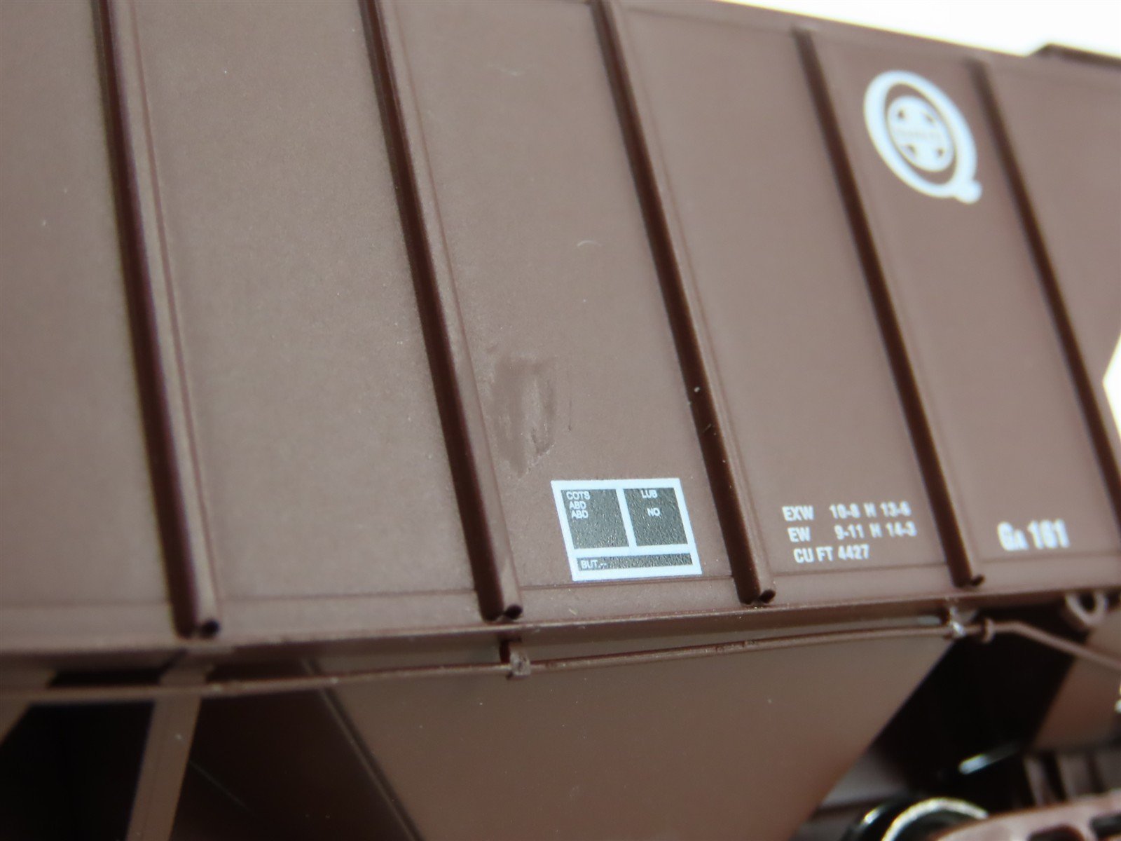 HO Scale Proto 2000 30122 ATSF Santa Fe PS2-CD 3-Bay Covered Hopper #307941