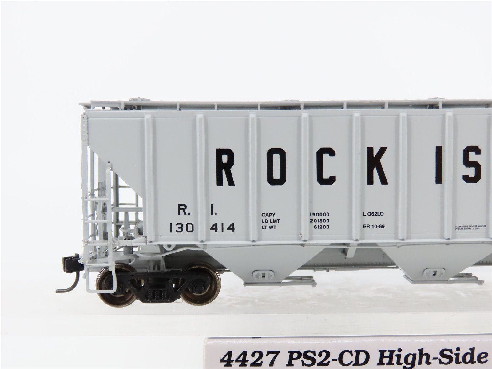 HO Scale Proto 2000 30136 RI Rock Island PS2-CD 3-Bay Covered Hopper #130414