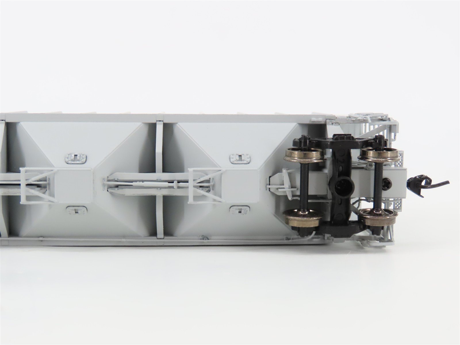 HO Scale Proto 2000 30136 RI Rock Island PS2-CD 3-Bay Covered Hopper #130414