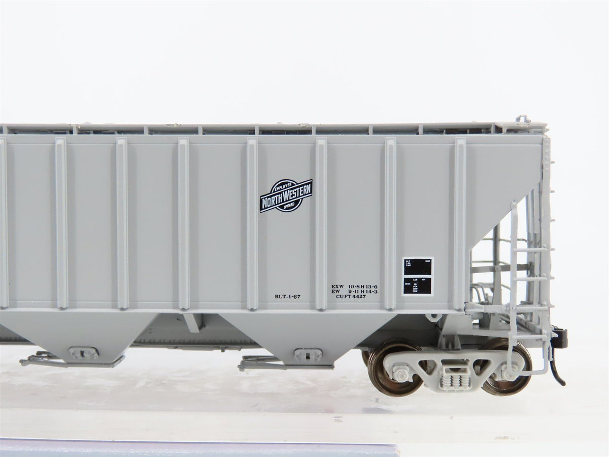 HO Scale Proto 2000 30100 CNW Railway PS2-CD 3-Bay Covered Hopper #170234