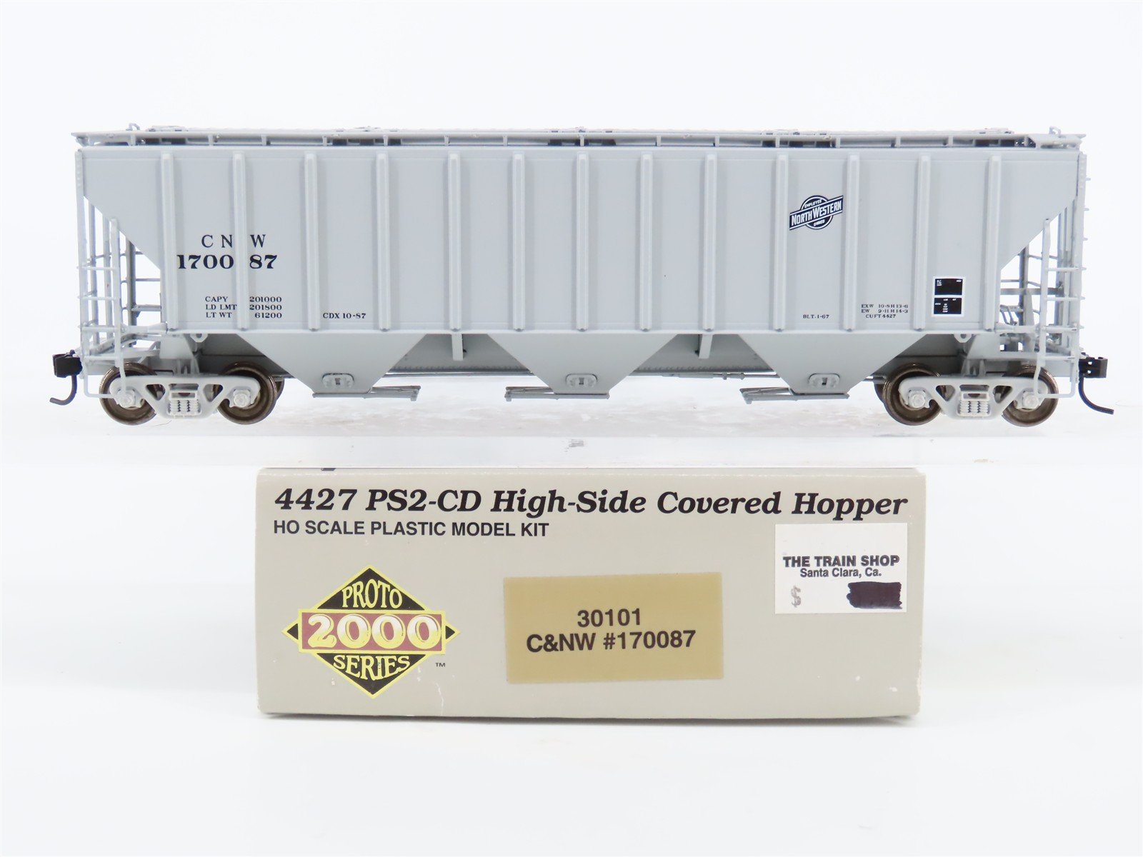HO Scale Proto 2000 30101 CNW Railway PS2-CD 3-Bay Covered Hopper #170087
