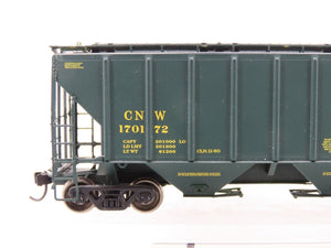 HO Scale Proto 2000 21874 CNW Railway PS2-CD 3-Bay Covered Hopper #170172