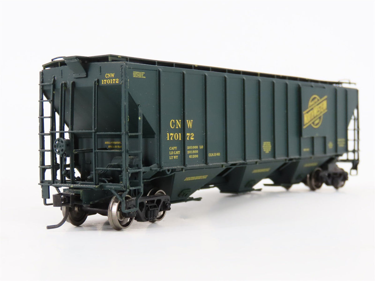 HO Scale Proto 2000 21874 CNW Railway PS2-CD 3-Bay Covered Hopper #170172