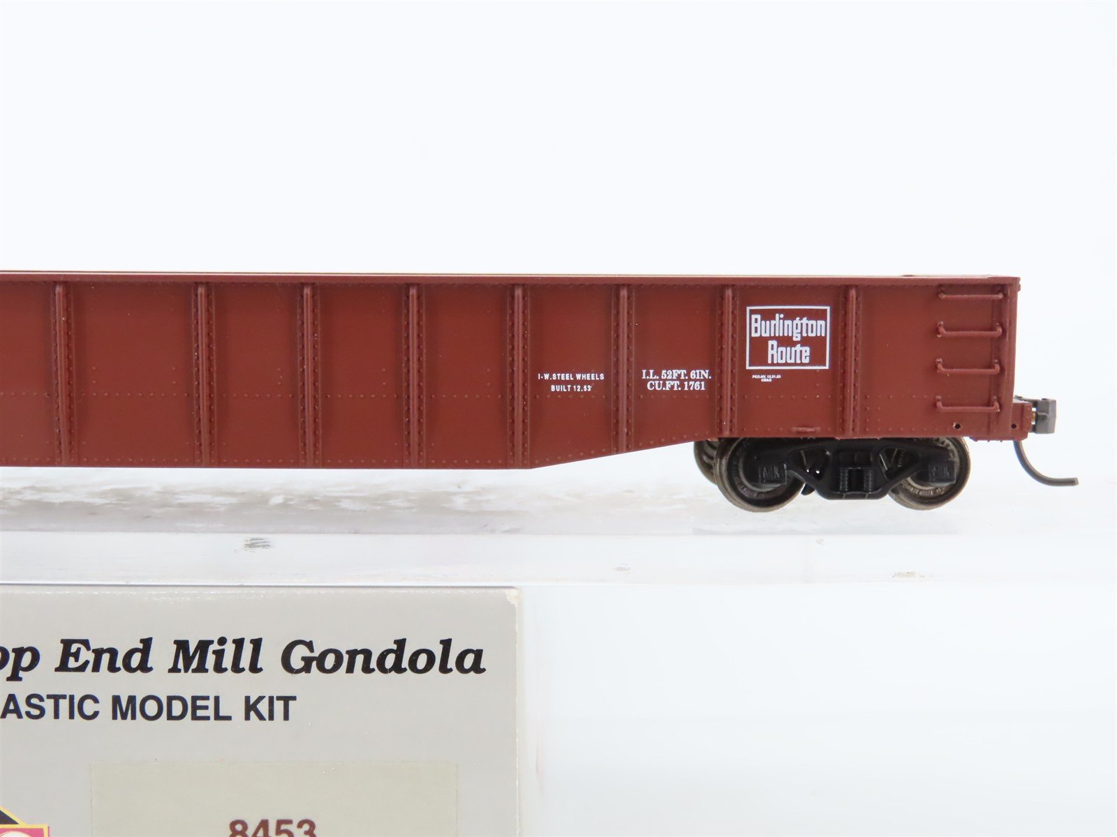 HO Scale Proto 2000 8453 C&S Burlington 52' Drop End Mill Gondola #21562