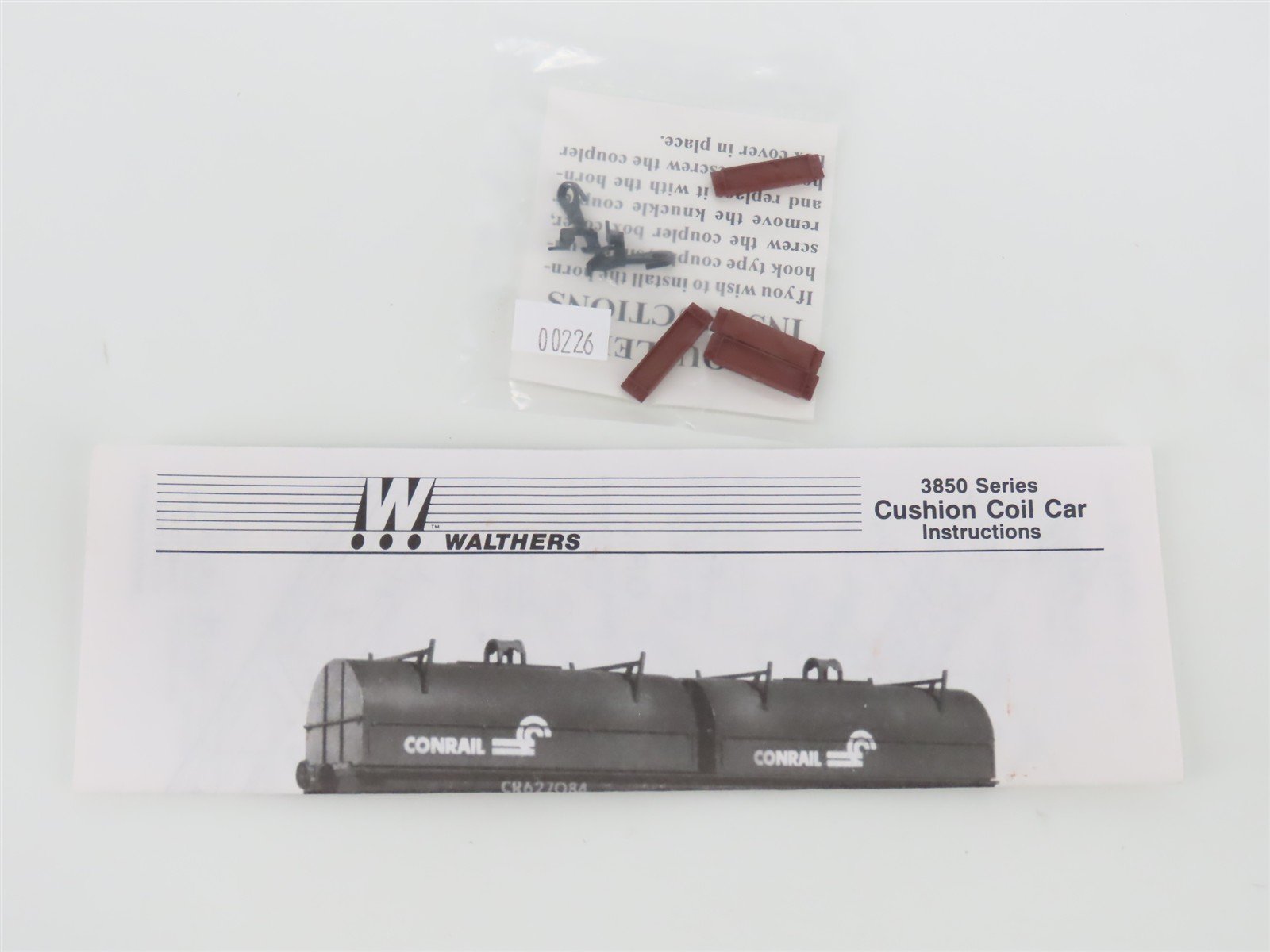 HO Scale Walthers 932-3891 CNW/UP Union Pacific Cushion Coil Car #39503