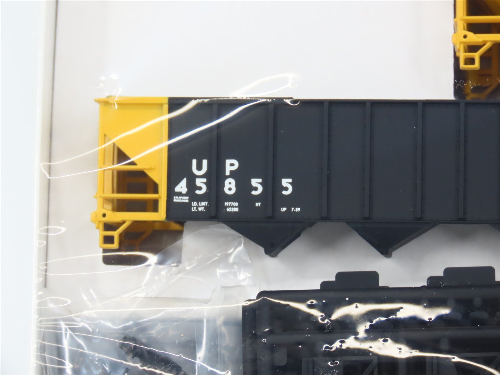 HO Scale Walthers 932-4938 UP Union Pacific 100-Ton 4-Bay Hopper Kits 6-Pack
