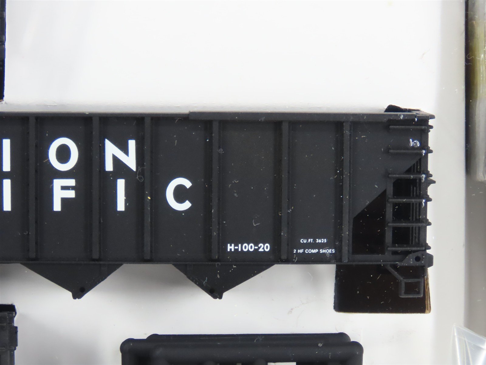 HO Scale Walthers 932-4932 UP Union Pacific 100-Ton 4-Bay Hopper Kits 6-Pack #3
