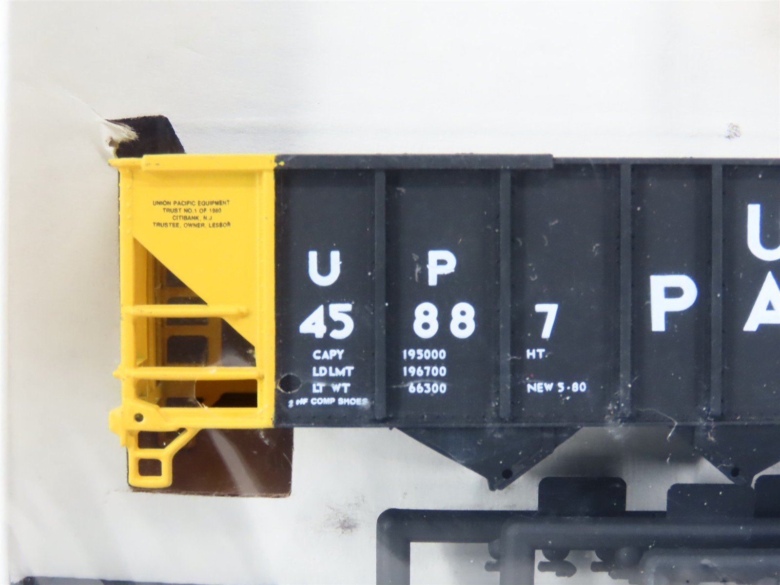 HO Scale Walthers 932-4932 UP Union Pacific 100-Ton 4-Bay Hopper Kits 6-Pack #1