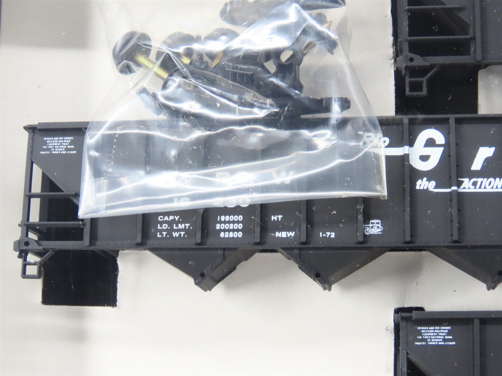 HO Scale Walthers 932-4933 DRGW Rio Grande 100-Ton 4-Bay Hopper Kits 6-Pack #1