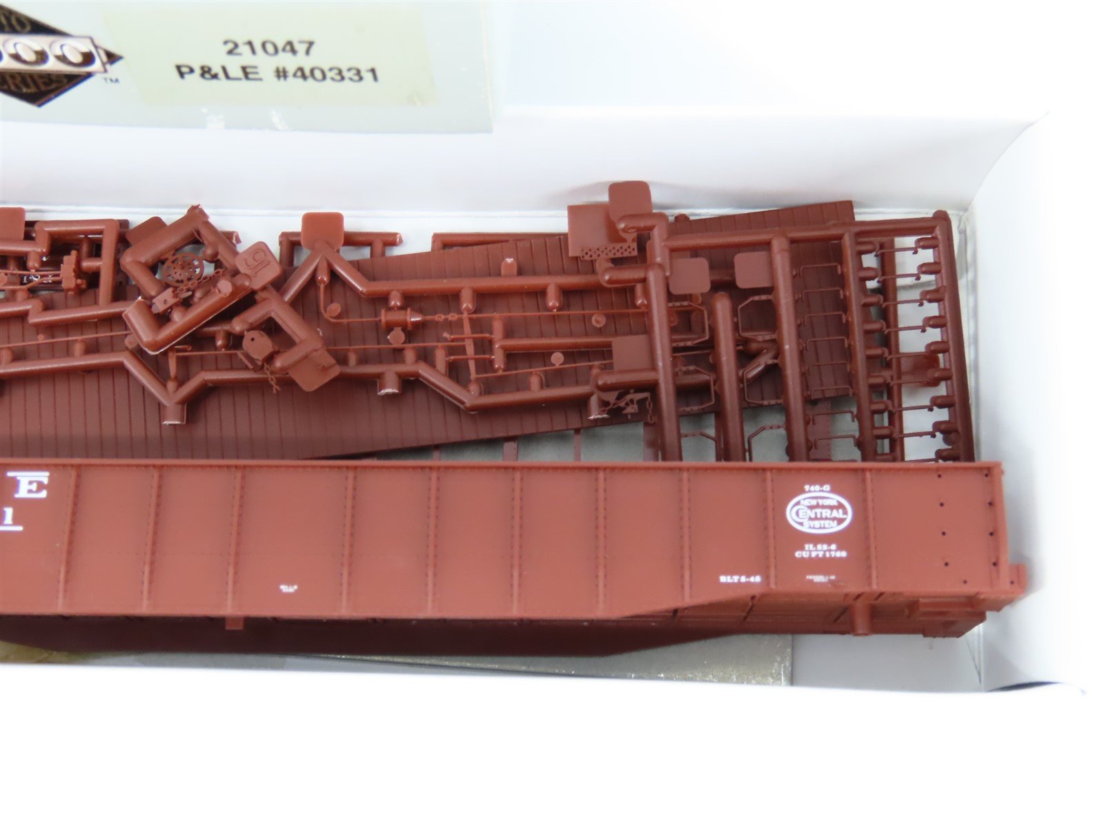 HO Scale PROTO 2000 Kit #21047 P&LE Pittsburgh & Lake Erie 52' 6