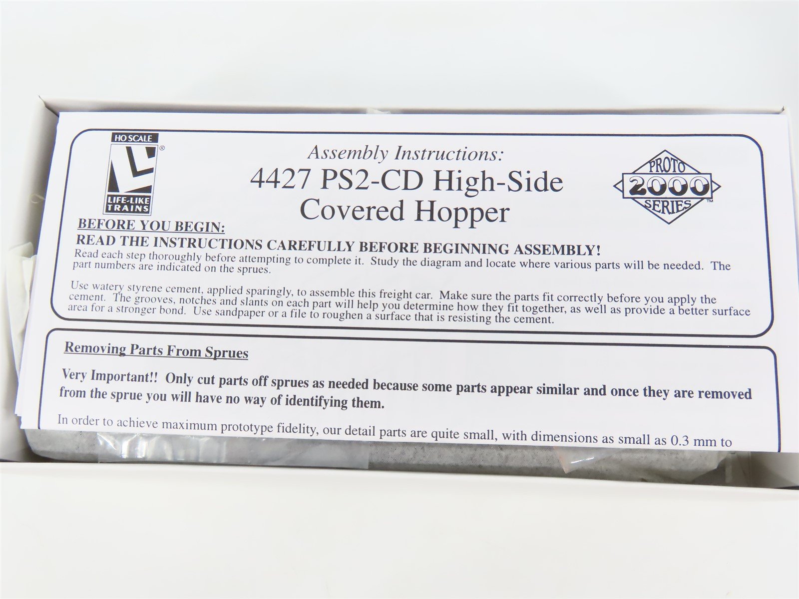 HO Scale PROTO 2000 Kit #21852 ATSF Santa Fe 3-Bay Covered Hopper #307919