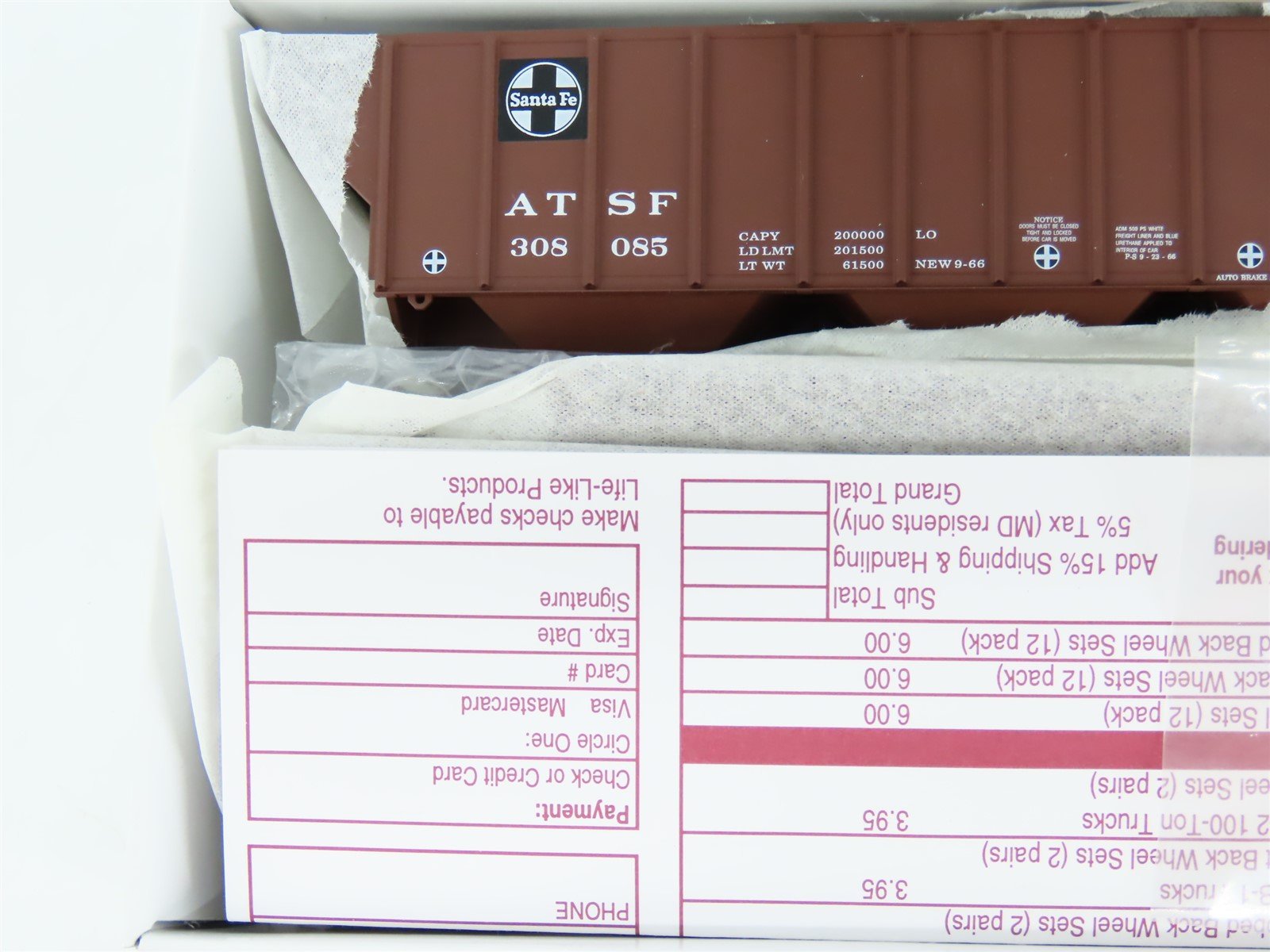 HO Scale PROTO 2000 Kit #21852 ATSF Santa Fe 3-Bay Covered Hopper #308085