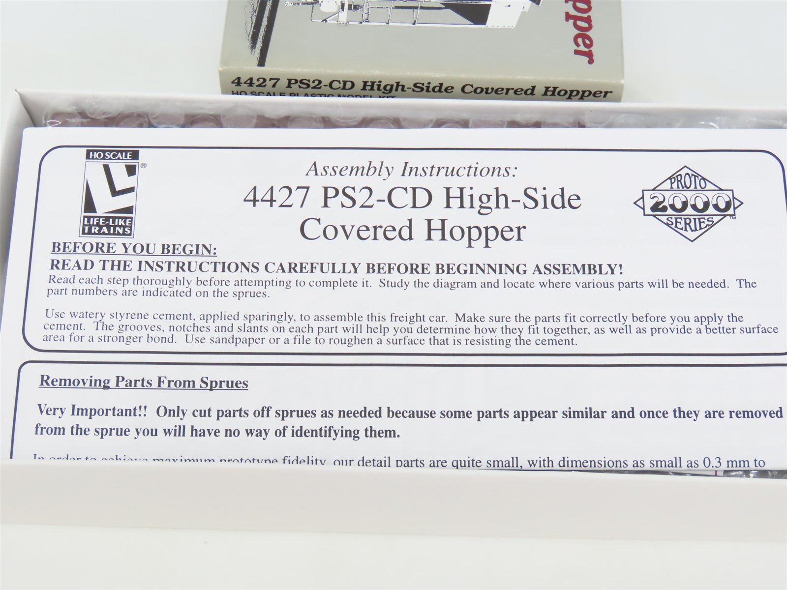 HO Scale PROTO 2000 Kit #21852 ATSF Santa Fe 3-Bay Covered Hopper #307919