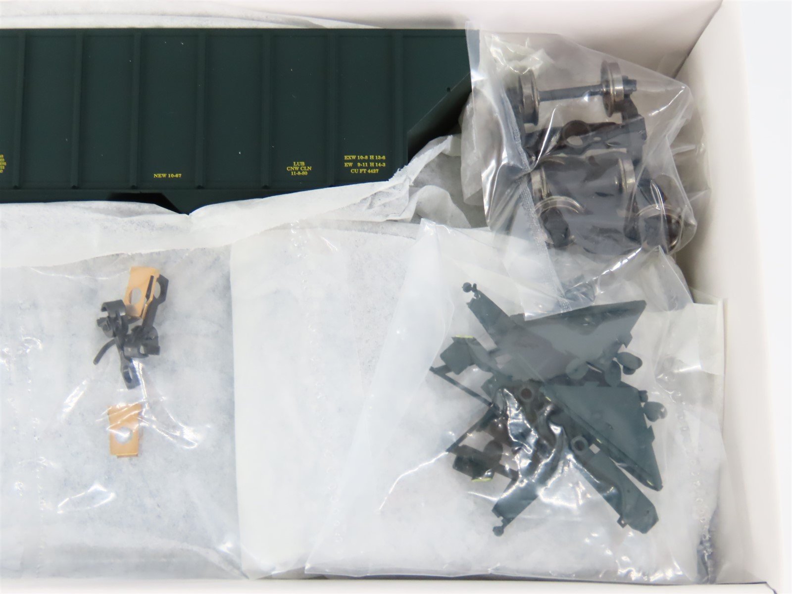 HO Scale PROTO 2000 Kit #21874 C&NW Chicago & North Western 3-Bay Hopper #170480