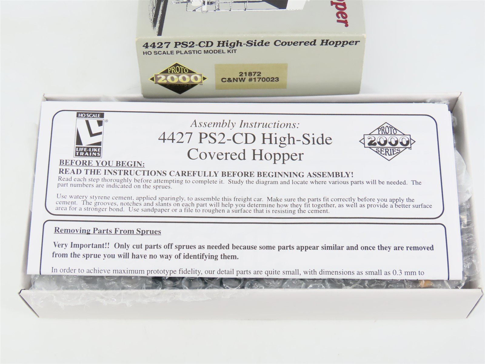 HO Scale PROTO 2000 Kit #21872 C&NW Chicago & North Western 3-Bay Hopper #170023