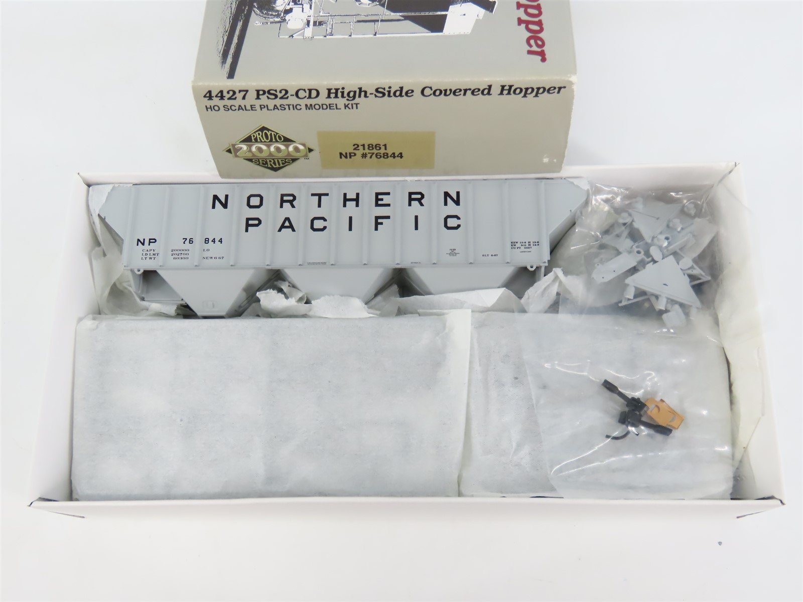 HO Scale PROTO 2000 Kit #21861 NP Northern Pacific 3-Bay Covered Hopper #76844