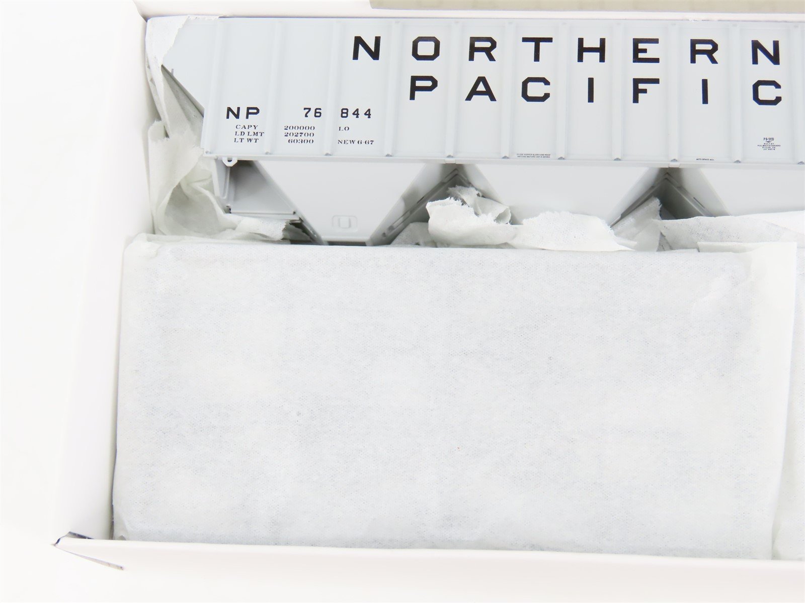 HO Scale PROTO 2000 Kit #21861 NP Northern Pacific 3-Bay Covered Hopper #76844