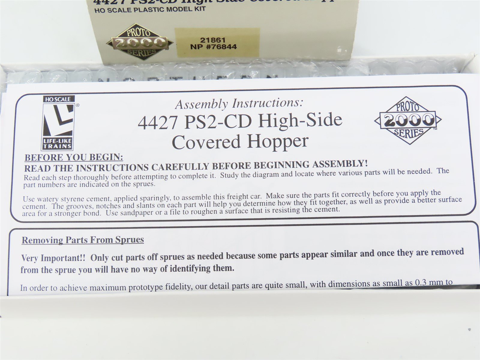HO Scale PROTO 2000 Kit #21861 NP Northern Pacific 3-Bay Covered Hopper #76844
