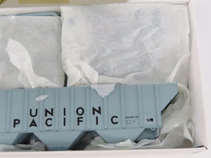 HO Scale PROTO 2000 Kit #21864 UP Union Pacific 3-Bay Covered Hopper #81494