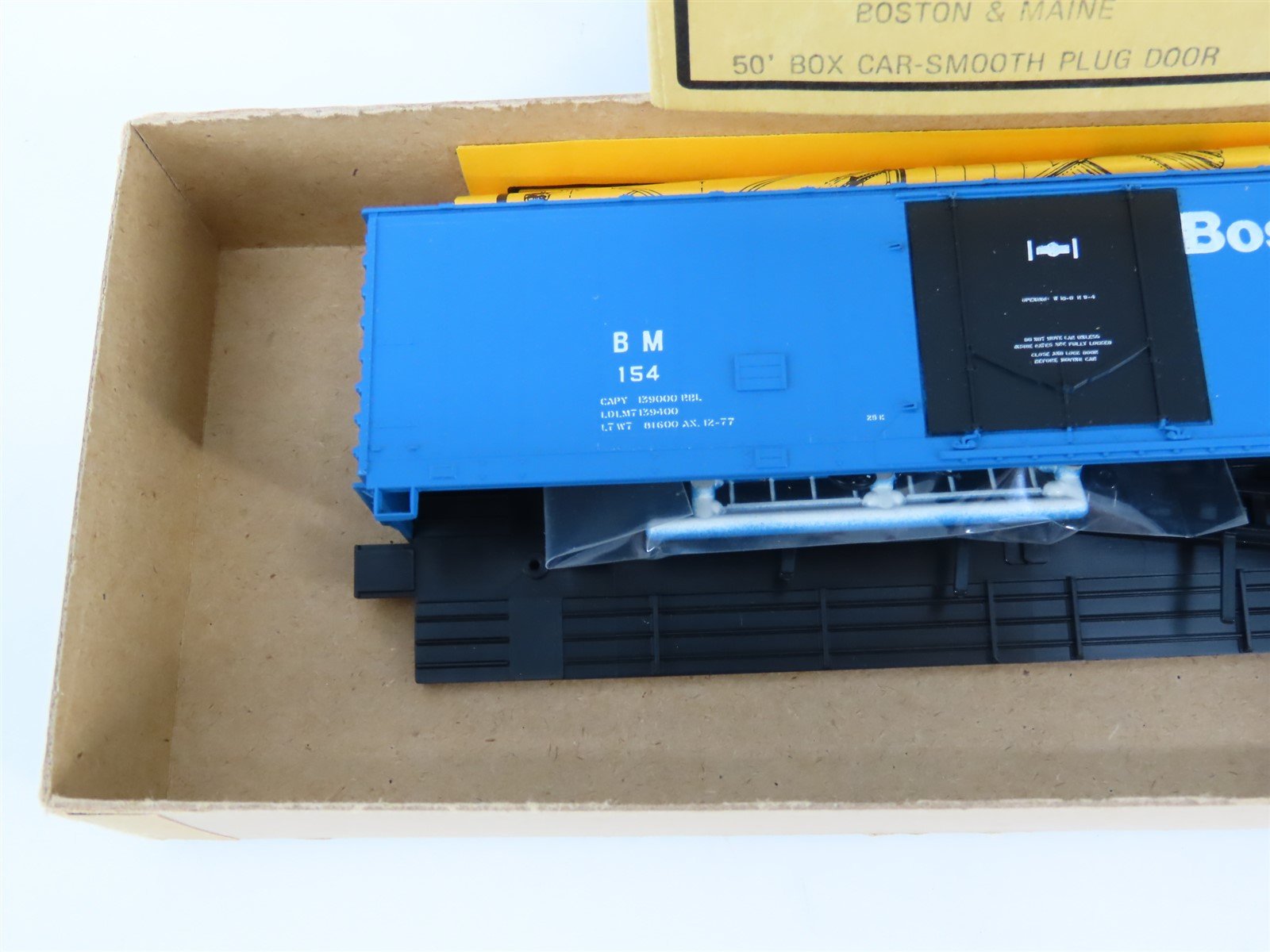 HO Scale Details West Kit BC 803 Boston & Maine 50' Plug Door Box Car #154