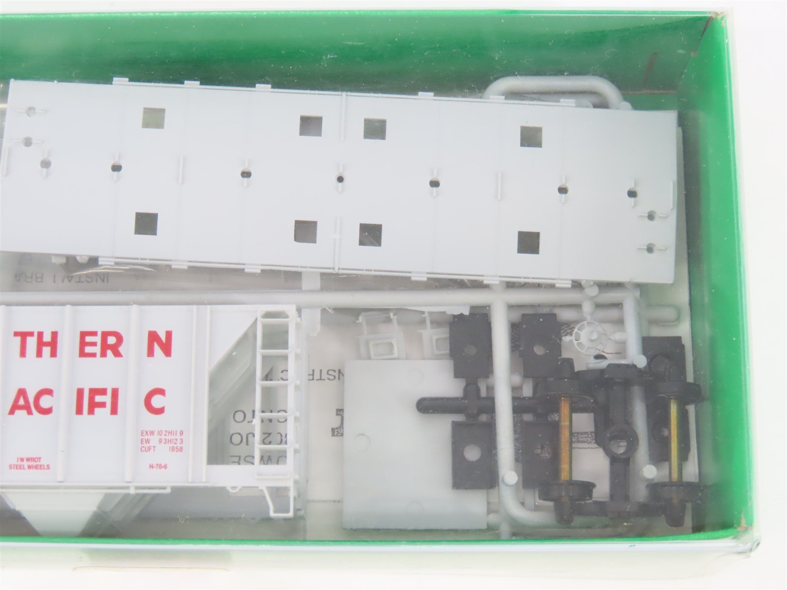 HO Scale Bowser Kit #56871 SP Southern Pacific 2-Bay Hopper #400311 - Sealed