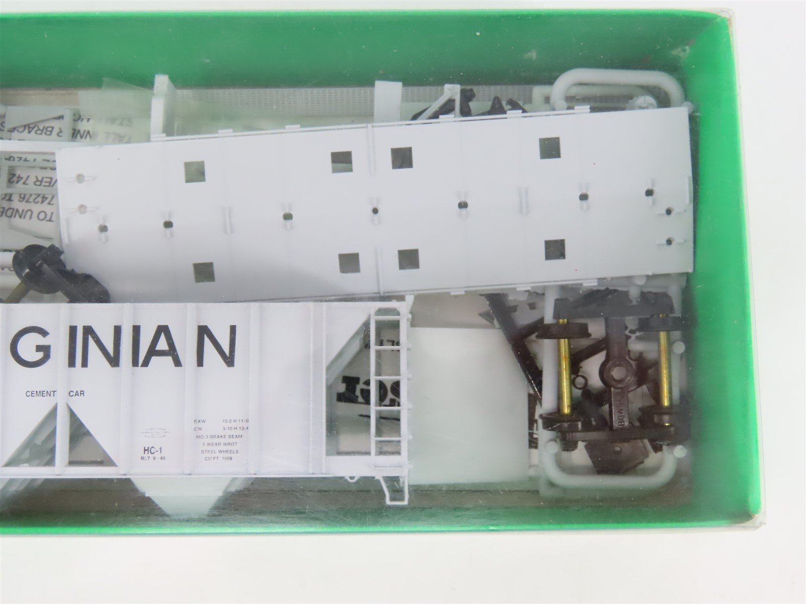 HO Scale Bowser Kit #55847 VGN Virginian 2-Bay Covered Hopper #6008 - Sealed